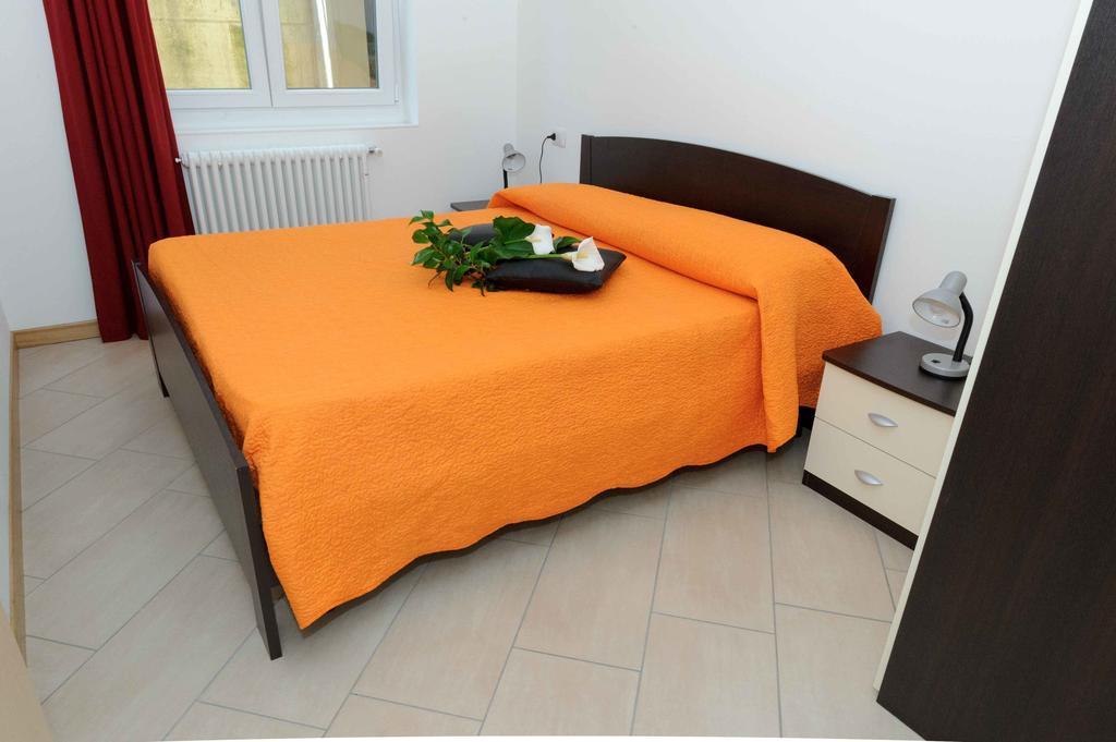 Apartamento Casa Ciclamino Vercana Habitación foto